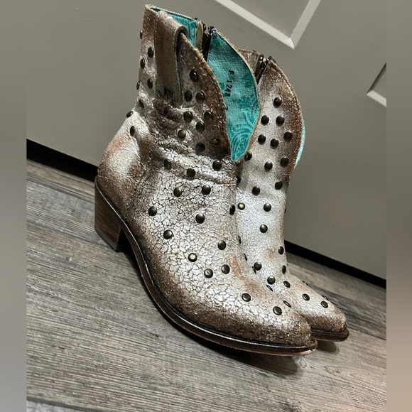 Corral Metallic white Silver tan Studded Western Booties with Turquoise Lining - Picture 5 of 14
